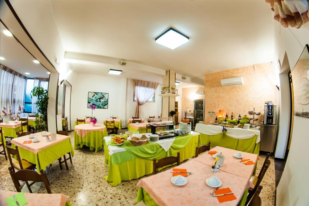 Hotel Angelini Rimini Luaran gambar