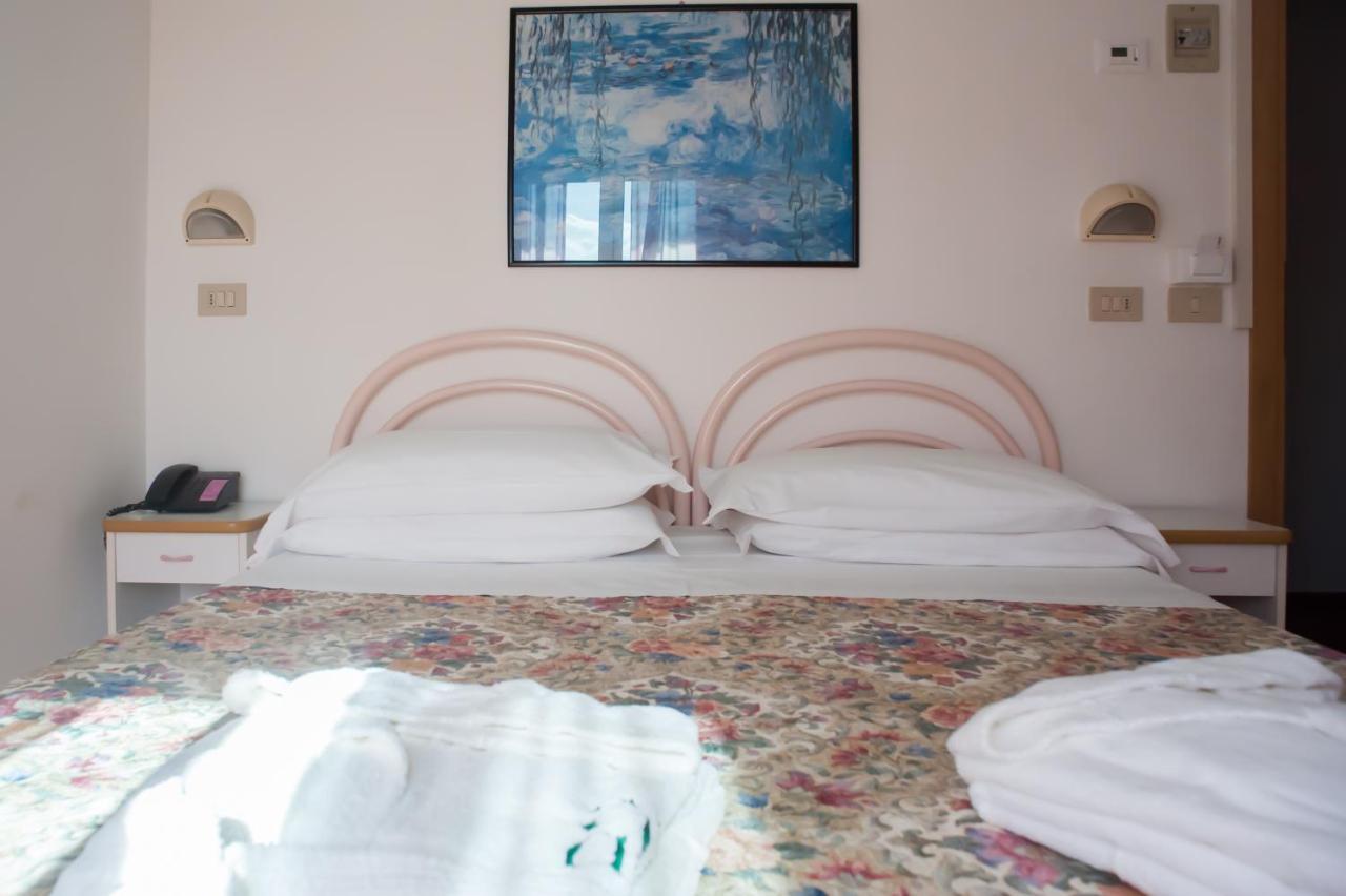 Hotel Angelini Rimini Luaran gambar
