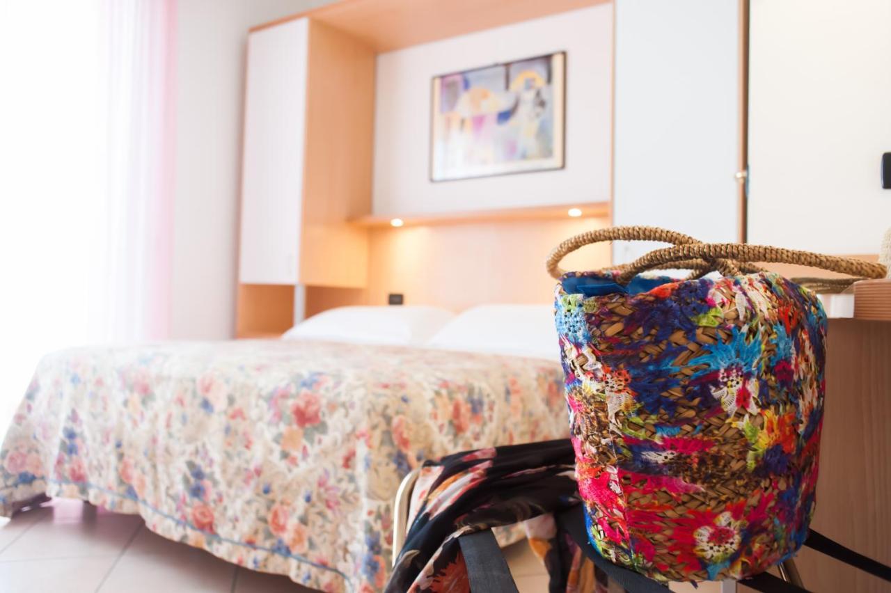 Hotel Angelini Rimini Luaran gambar